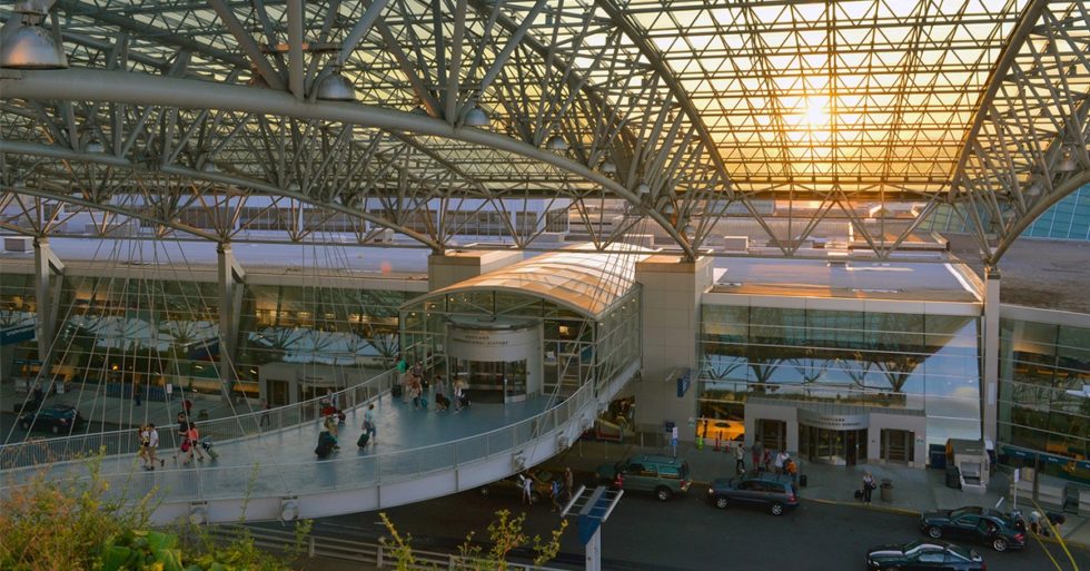 Bend Oregon Airport Guide Bend Relocation Services   Portland International Airport 980x513 